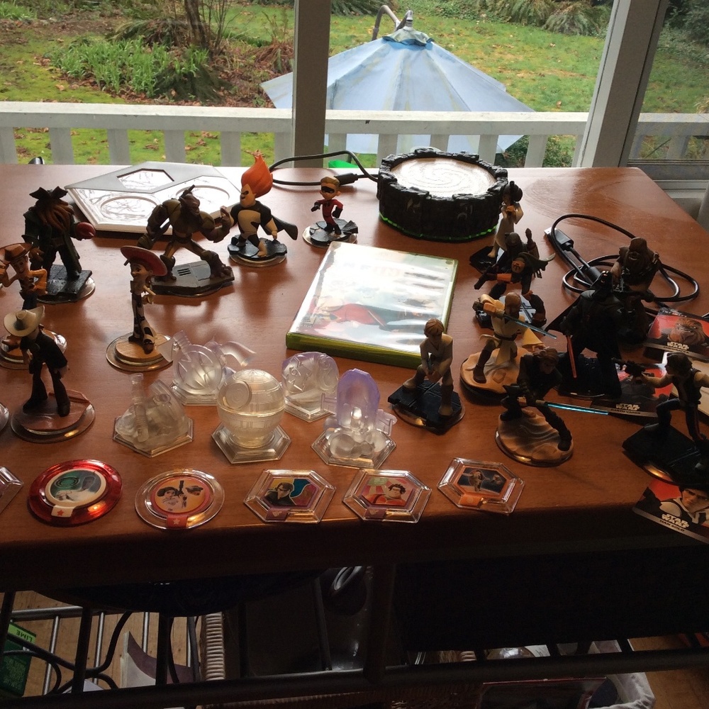 Xbox 360 Infinity Game Bundle - Picture 2 of 9